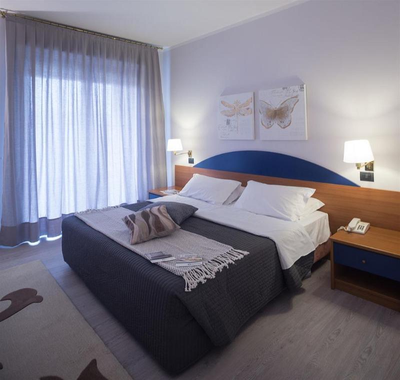 Roero Park Hotel Sommariva Perno ภายนอก รูปภาพ