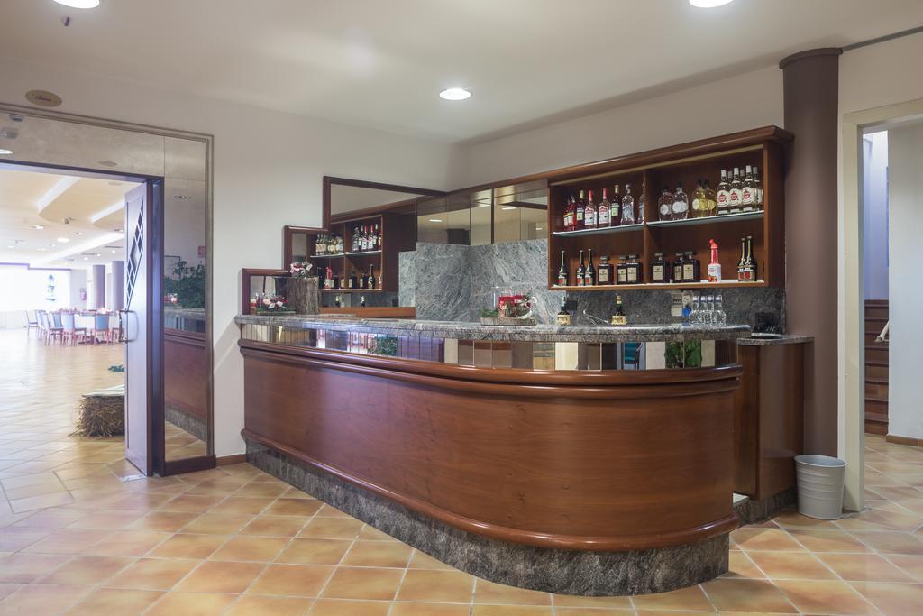 Roero Park Hotel Sommariva Perno ภายนอก รูปภาพ
