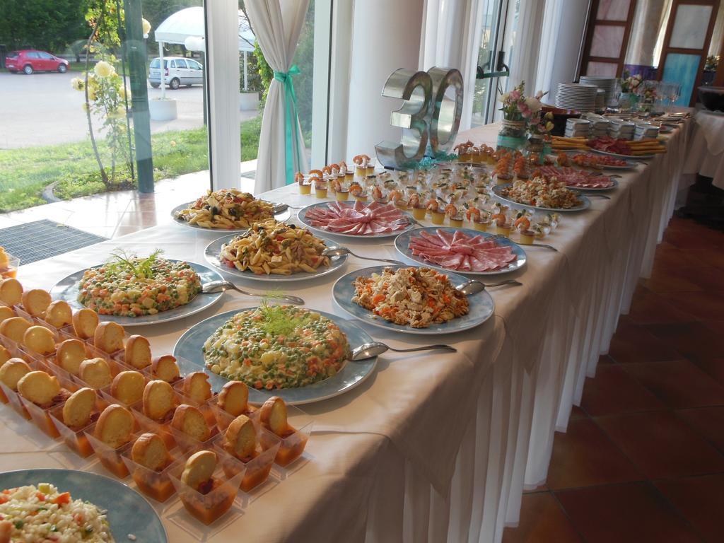 Roero Park Hotel Sommariva Perno ภายนอก รูปภาพ