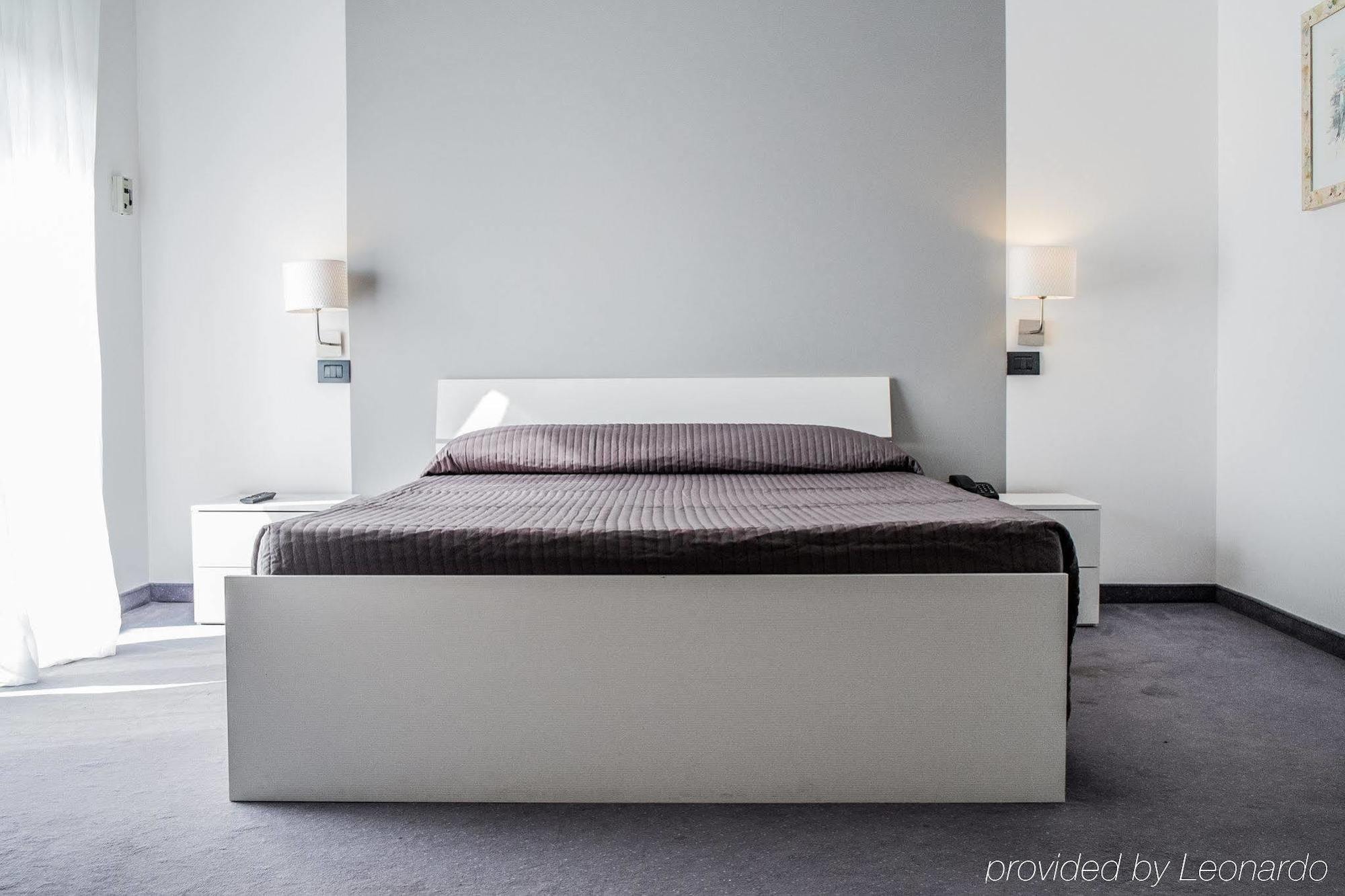 Roero Park Hotel Sommariva Perno ภายนอก รูปภาพ