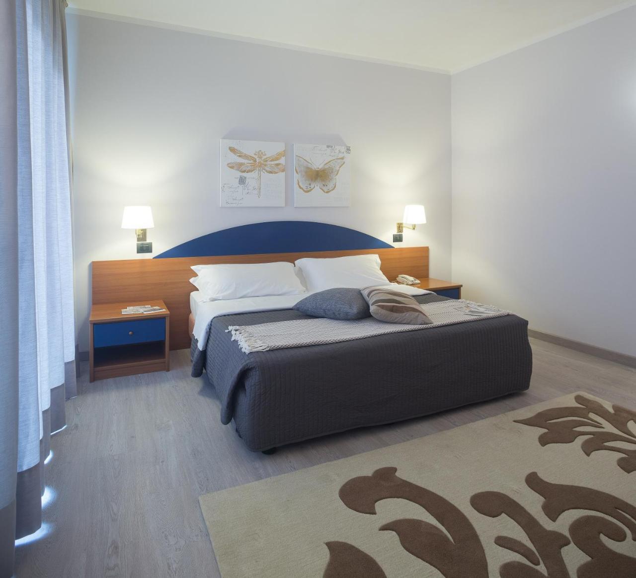 Roero Park Hotel Sommariva Perno ภายนอก รูปภาพ