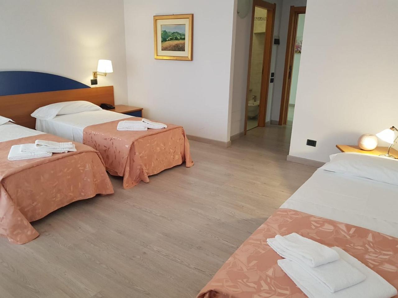 Roero Park Hotel Sommariva Perno ภายนอก รูปภาพ