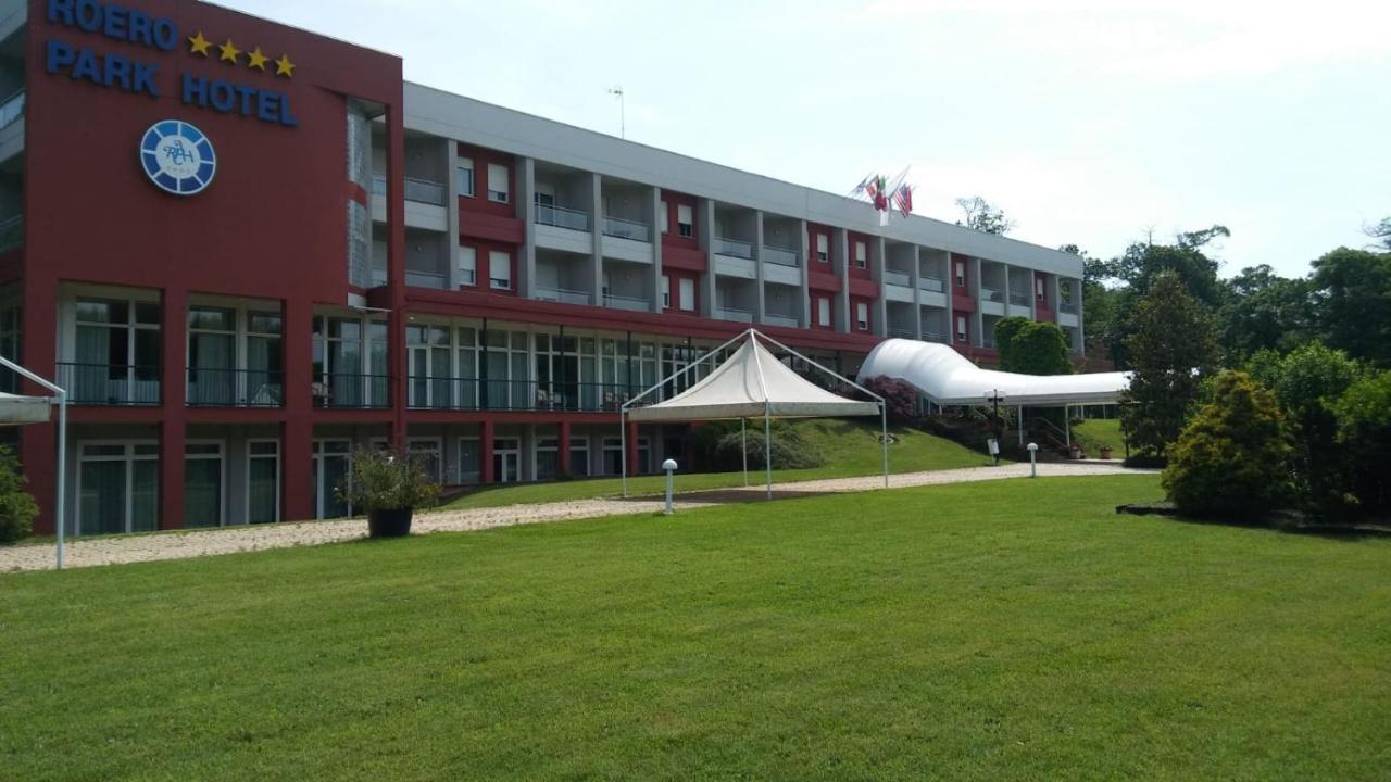 Roero Park Hotel Sommariva Perno ภายนอก รูปภาพ