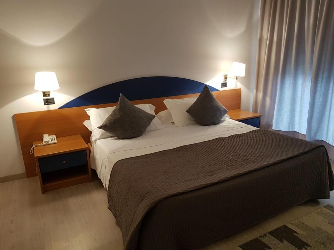 Roero Park Hotel Sommariva Perno ภายนอก รูปภาพ